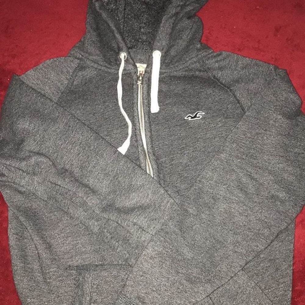 Hollister sweater